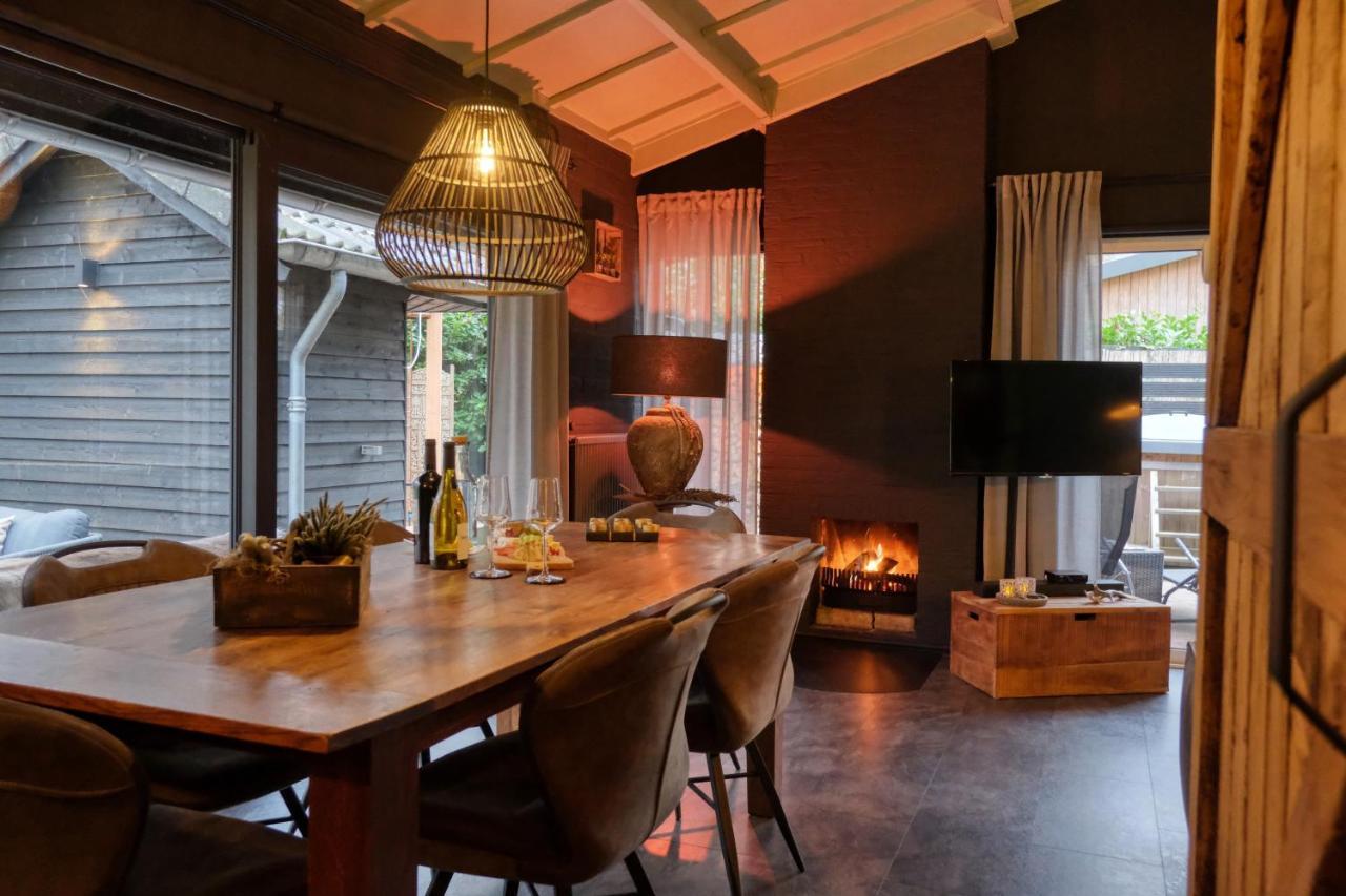 Lodge In Een Bosrijke Omgeving Met Hottub & Sauna Opt Rheezerveen Εξωτερικό φωτογραφία