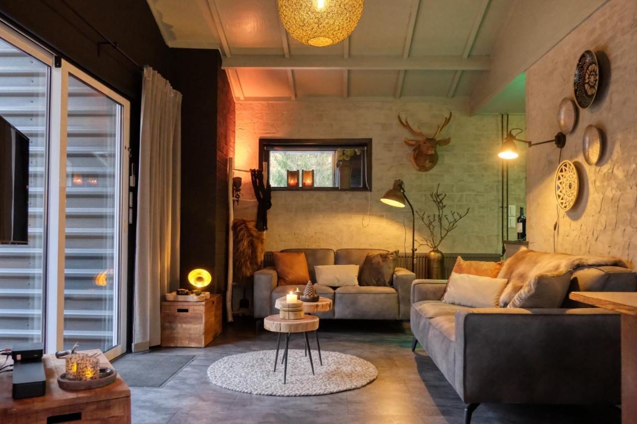 Lodge In Een Bosrijke Omgeving Met Hottub & Sauna Opt Rheezerveen Εξωτερικό φωτογραφία