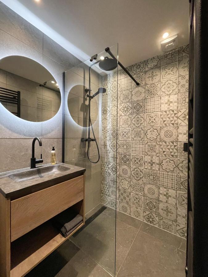 Lodge In Een Bosrijke Omgeving Met Hottub & Sauna Opt Rheezerveen Εξωτερικό φωτογραφία