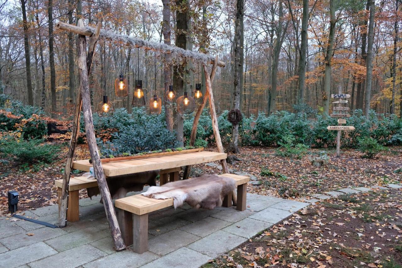 Lodge In Een Bosrijke Omgeving Met Hottub & Sauna Opt Rheezerveen Εξωτερικό φωτογραφία