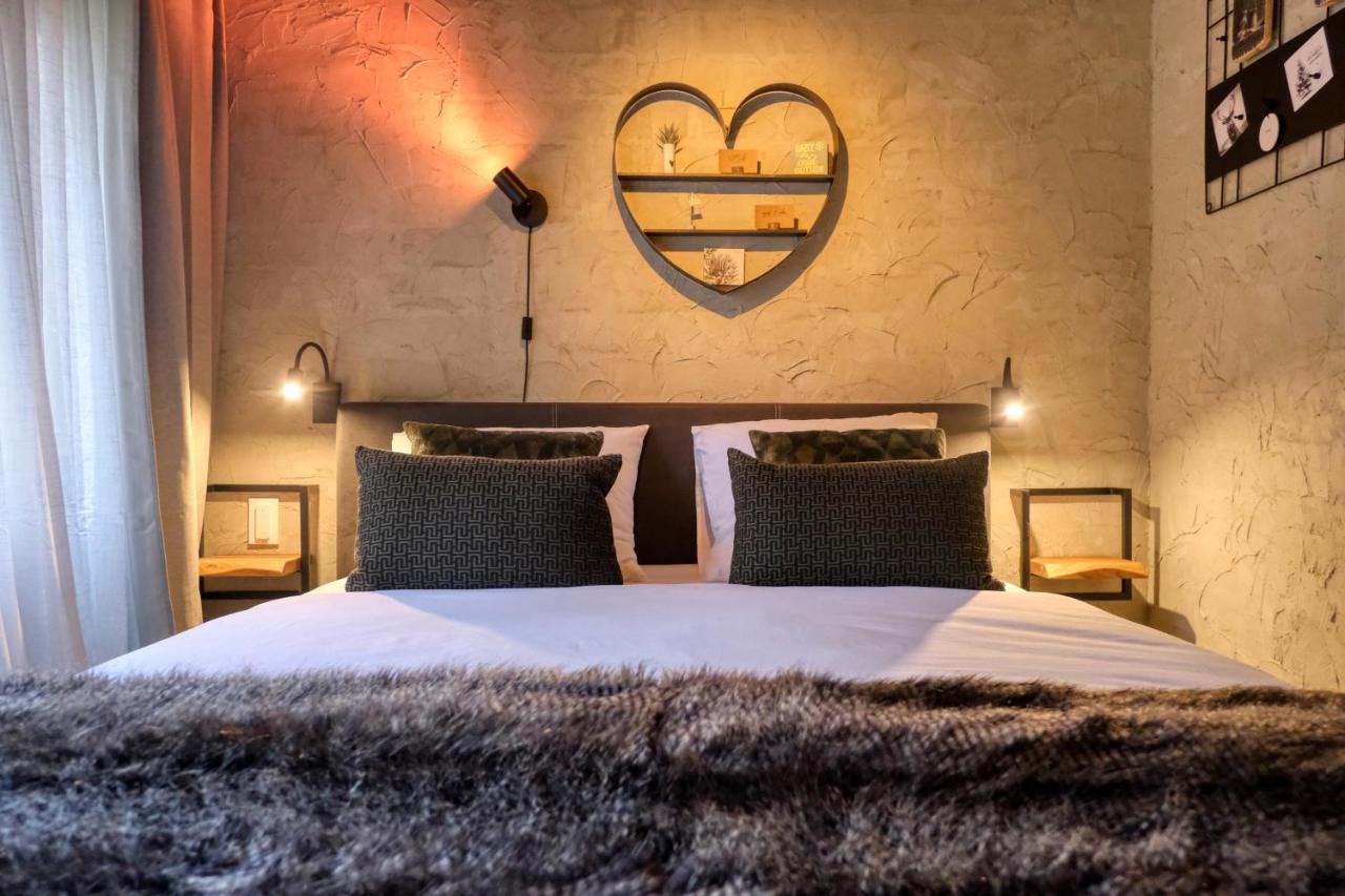 Lodge In Een Bosrijke Omgeving Met Hottub & Sauna Opt Rheezerveen Εξωτερικό φωτογραφία