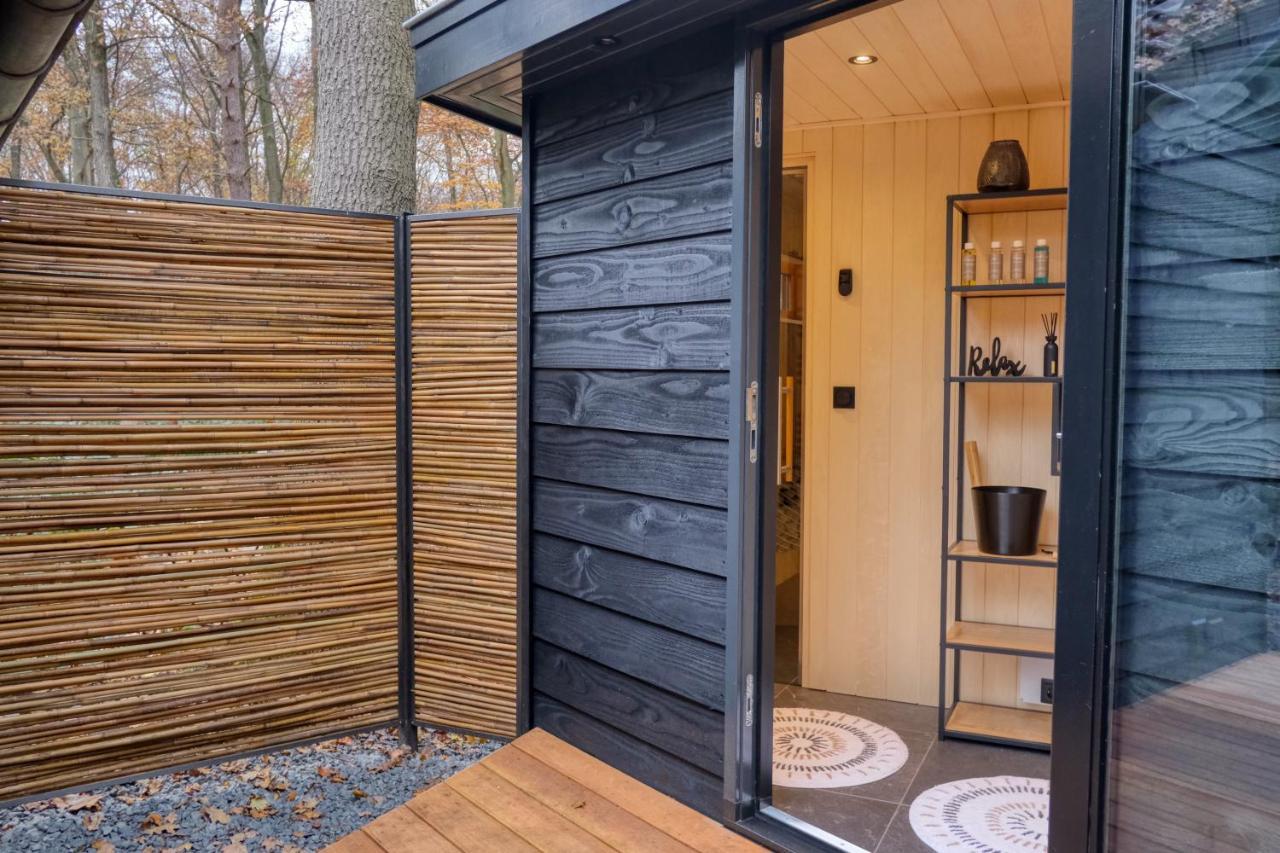 Lodge In Een Bosrijke Omgeving Met Hottub & Sauna Opt Rheezerveen Εξωτερικό φωτογραφία